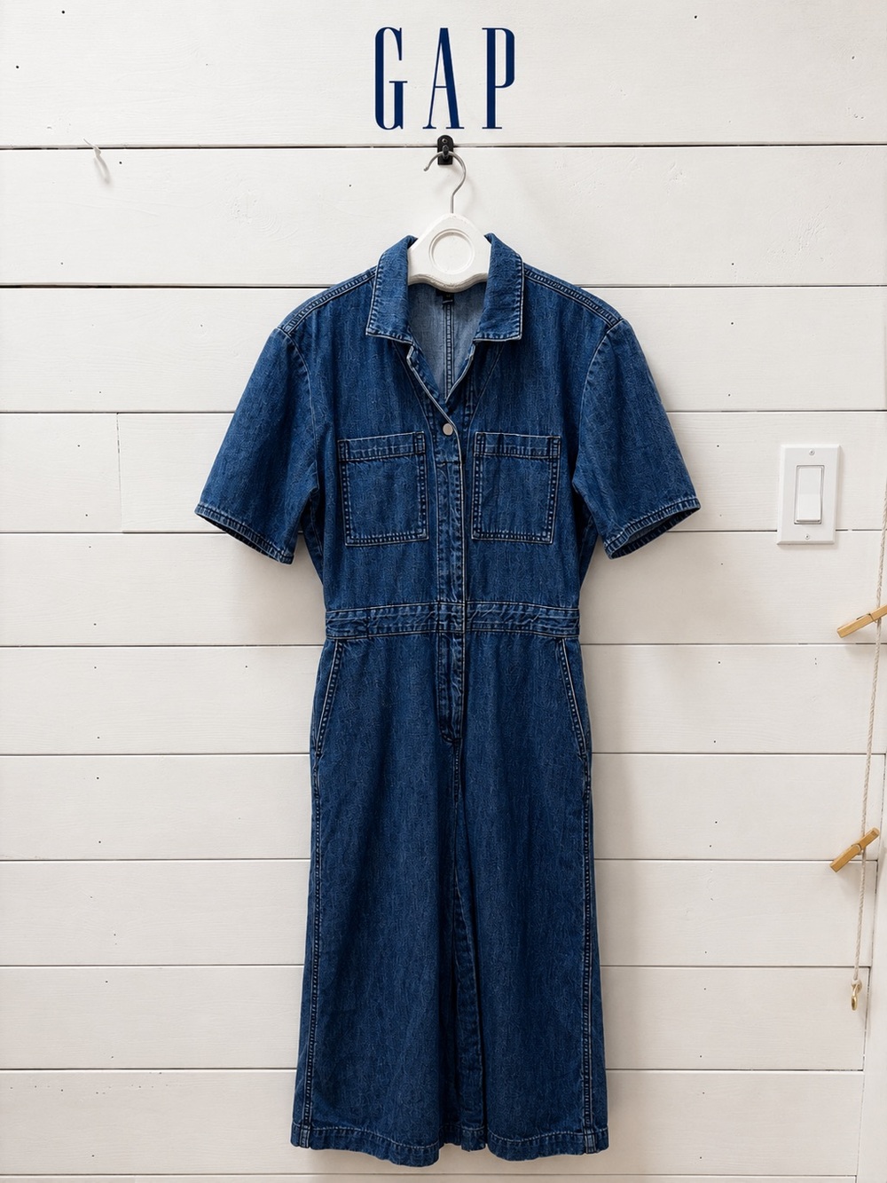 GAP Denim Utility Jumpsuit – Medium Wash Blue – Size 8